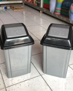 Tempat Sampah Komet Star/ Tong Sampah Tempat Sampah Tutup Goyang