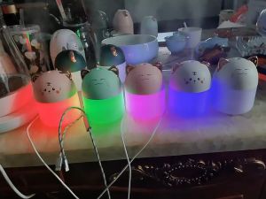 [HCM][Tặng Kèm Tinh Dầu] Máy Phun Sương Tạo Ẩm Mini - Máy Xông Tinh Dầu - Máy Khuếch Tán Tinh Dầu Mẫu Mới Cao Cấp Có Đèn Cực Đẹp