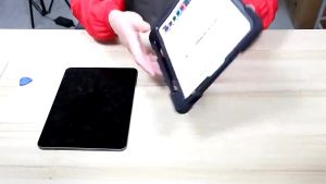 Case Robot Armor Apple iPad Mini 4 5 6 iPad 5 6 7 8 9 10 iPad Air 1 2 3 4 5 iPad Pro 9.7 Pro 10.5 Pro 11 2020 2021 2022 Pro 11 2024 Case Robot Armor Standing Plus Tali Lanyard