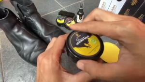 Polishing Wax Sepatu: Cara Merawat Sepatu Kulit