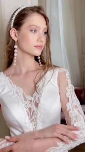 Desain Gaun Pesta Elegan: Pilihan V-Neck Satin Lace & Panjang Pendek