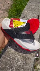 FitFlop รองเท้าแตะ รองเท้าแฟชั่น เสริมสร้างความพึงพอใจ การสัมผัสสามารถทำได้ง่าย 36-44 มีไซส์หญิงและชาย