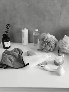 10Pcs per Pack Colourful Adhesive Wall Hook Strong Sticky Wall Hanger 彩色无痕挂钩