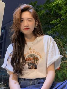 เสื้อยืดแขนสั้นผ้าฝ้ายแท้สีขาวสำหรับผู้หญิง ฤดูร้อน 2025 สไตล์ย้อนยุคสไตล์อเมริกัน เสื้อตัวบนคอกลมทรงหลวม