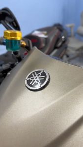 Takimoto Motorcycle Yamaha Gold & Silver Sticker Emblem Set: 2 Pcs Big And Small