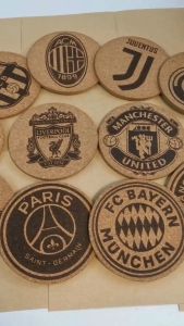 cork coaster จานรองแก้วไม้ก๊อก โลโก้ทีมฟุตบอล แมนยู ลิเวอร์พลู อาร์เซนอล ที่รองแก้ว จานรองแก้วไม้คอร์ก เลือกลายได้ แผ่นรองแก้ว ราคาถูก