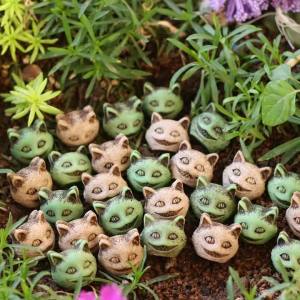20Pcs Two Tone Cat Head Resin Paving Stones Mini Figurines Fish Tank Landscaping Decor Home Tabletop Outdoor Yard Sculpture