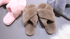 <Factory direct>Rabbit fur Korean style fashion plush fluffy slippers for women‘s indoor slipper pambahay tsinelas pambabae