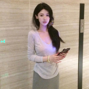 BINKAFENNY | ชุดเดรสยาวทรงเอแขนยาวคอวีสไตล์เกาหลีสำหรับผู้หญิงวัย 18-25 ชุดสองชิ้นฤดูใบไม้ร่วงปี 2024 ชุดเดรสสั้นทรงเอสไตล์เกาหลีสีขาว