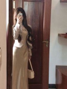 ชุดแต่งงานสไตล์จีนใหม่พร้อมเสื้อคลุมยาวปานกลางและชุดเดรสยาวปานกลางแบบสองชิ้น ผ้าซาตินฝรั่งเศส ชุดแต่งงานสไตล์ฝรั่งเศส