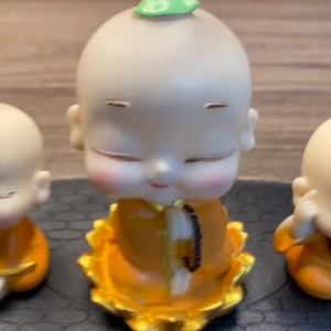 Tượng 5 chú tiểu vui vẻ an nhiên trang trí xe ô tô tiểu cảnh nhà cửa