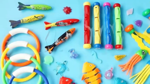 Diving Water Toys Set - Ocean Exploration Kit with Mini Divers Submarine Treasure Chest for Pool Bath Games Kids Ages 4-8