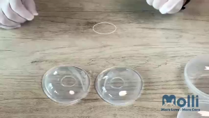 Phễu hứng sữa Molli - Hộp 2 cốc phễu hứng sữa silicon tặng kèm hộp đựng tiện lợi cho mẹ