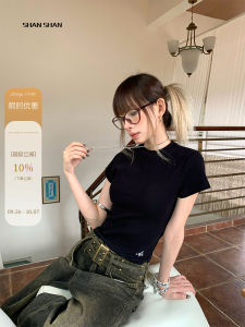 เสื้อยืดแขนสั้นคอกลมปักลายสีดำ ทรงสลิมฟิต สำหรับผู้หญิง ฤดูร้อน 2024 ใหม่ เสื้อผ้าทำงานสไตล์เกาหลี แฟชั่นลำลอง