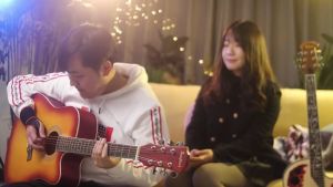 EXPOSE Guitar 38 Inch Low Action Acoustic Guitar for Beginners: Full Set with Capo, Bag, Strings & Picks