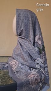 XAVIA-Hijab Voal Motif seri Queen 115x115 cm