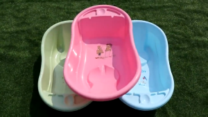 Baby bathtub thickened Plastic bathtub Household baby cartoon bathtub