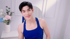 นีเวีย เอ็กซ์ตร้า ไบรท์ เรเดียนท์ แอนด์ สมูท โรลออน 50 มล. 2 ชิ้น NIVEA โรลออนระงับกลิ่น