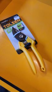 Tolsen 7.5\" Bypass Pattern Pruning Shear (190mm) Black Teflon Surface 31034