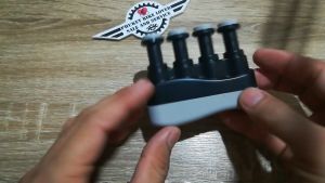 อุปกรณ์บริหารนิ้ว สำหรับนักดนตรี กีตาร์ เปียโน ไวโอลิน อุปกรณ์ออกกําลังกายนิ้วมือ