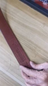 เข็มขัดหนังแท้ ขนาดของเข็มขัดกว้าง 1.5 นิ้ว ยาวตลอดเส้น 57 นิ้ว