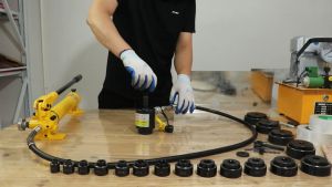 Máy Đột Lỗ Thủy Lực Cầm Tay SYK8B - Bộ Khoét Tôn Thủy Lực - Chuyên Dụng Cho Thợ Làm Tủ Điện Công Nghiệp