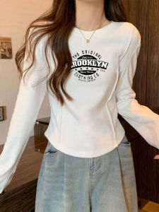 เสื้อยืดคอกลมแขนยาวสไตล์ย้อนยุคอเมริกันสำหรับผู้หญิง เสื้อเชิ้ตแขนยาวทรงเข้ารูป ทรงสั้น อบอุ่น ฤดูใบไม้ร่วง/ฤดูหนาว เสื้อผ้าทำงาน ลายพิมพ์ ผ้าฝ้ายผสม