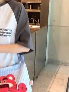 Túi Xách Đeo Vai Họa Tiết Gấu Và Dâu Tây Dễ Thương Thời Trang Cho Nữ