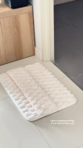 พรมห้องน้ํา พรมห้องน้ำซัพน้ำดี นุ่มเท้า กันลื่น หมอนรองเท้าหน่วยความจำหนา สิทธิบัตรทำความสะอาดหลังเท้า ขนาด 40*60cm