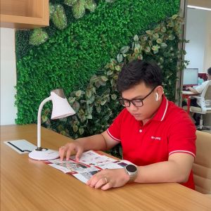 Đèn bàn bảo vệ thị lực Điện Quang ĐQ DKL15 WG B (màu trắng - xanh lá cây bóng led ánh sáng trắng cắm điện trực tiếp)