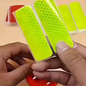 Bộ 10 Miếng Dán Phản Quang Cảnh Báo An Toàn Chống Va Chạm Trang Trí Xe Hơi / Mũ Bảo Hiểm