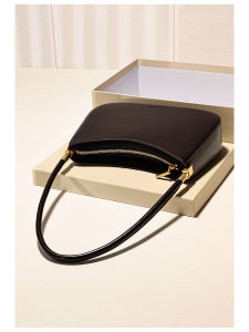 Original Design French Style Leather Underarm Bag Commuter Single Shoulder Vintage French Breadstick Bag Fashion Trend Ladies Handbag
