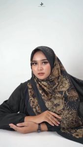 Perjalanan Jilbab STARLA SERIES Warna Hitam