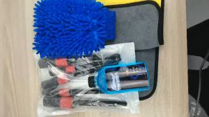 Dụng cụ rửa xe 5 cây cọ lông cứng 1 chai xà bông bọt tuyết Võ Gia 500ml  1 găng san hô 1 khăn 30x60 vàng xám