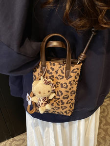 Retro Leopard Print Crossbody Bag Womens Versatile Suede Phone Bag Autumn Winter New Style Fashionable Bucket Bag Soft PU Leather