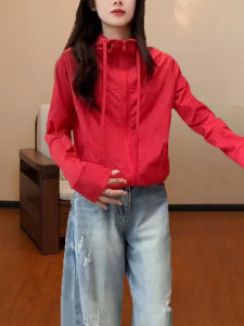 Shalldoer | เสื้อแจ็คเก็ตกันแดดแบบมีฮู้ดสีแดงบางเบาสำหรับผู้หญิงในช่วงฤดูร้อนปี 2025 เสื้อคลุมกันหนาวแบบลำลองที่สวมใส่สบายและมีสไตล์