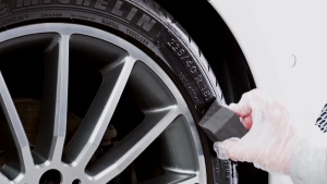 dung dịch dưỡng lốp Soft99 DiGloss Đen Quỷ dưỡng đen dưỡng bóng lốp xe siêu bền Nhật Bản