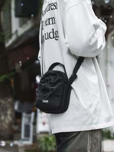 Lightweight Crossbody Bag for Men And Women Casual Style Mobile Phone Bag Walking Bag 2024 New Fashion Shoulder Bag