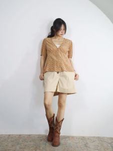 แขนสั้นดีไซเนอร์เดนมาร์ก คอวี พิมพ์สูง เอว เสื้อเชิ้ตติดกระดุม เป็นผู้หญิง เรียบหรู ชุดทํางาน ใส่สบาย ผ้าวิสโคส ผ้า