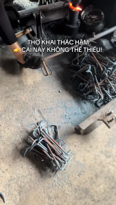 Móc Xẻ Thép Gân Rèn Thủ Công – Ghim Gỗ Nối Dầm Làm Mái Nhà Liên Kết Trần Gỗ.