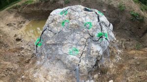 DEXPAN 1KG (REPACKED) for Rock Breaking Concrete Demolition Removal and Stone Quarrying.
