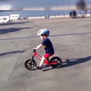 Mainan Sepeda Balance Bike Push Bike Happy Baby