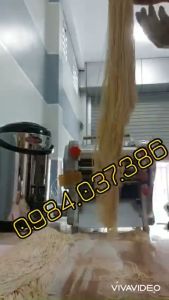 Máy cán bột chạy bằng điện làm bánh canh  bún tươi mỳ tươi