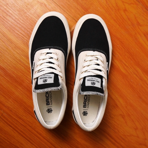 Brick Mansions - Athena White Black Sepatu Sneakers Casual Pria Wanita