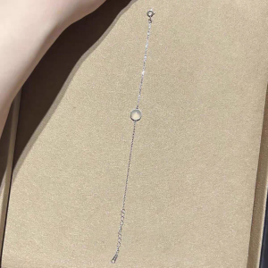 สร้อยข้อมือเงินชุบทองสไตล์เรียบง่ายสำหรับผู้หญิง สร้อยข้อมือหยกสีขาว สร้อยข้อมือโลหะผสม สร้อยข้อมือแฟชั่น สร้อยข้อมือสุดเท่