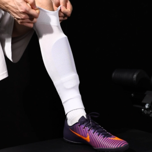 ​​สนับแข้งฟุตบอลหนาแน่นสองชั้น แผ่นป้องกันขาแบบแผ่นแทรก ป้องกันเท้าและขาจากการกระแทก สำหรับฟุตบอล​