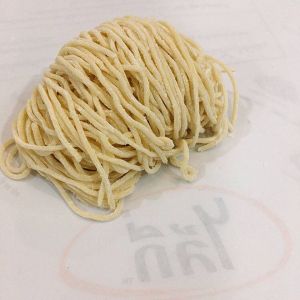 บะหมี่ไข่ไล้กี่เส้นเล็ก(ห่อเล็ก 500 กรัม) มี10ก้อน/ห่อ ปลอดภัยไม่มีสารกันบูด