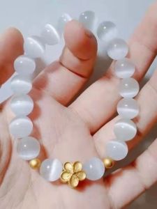 Fashionable Cats Eye Stone Bracelet for Women Non-Fading Lucky Charm Small Peach Blossom Gift for Besties Ethnic Style Alloy