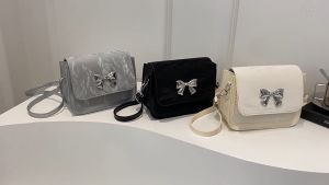 Túi đeo chéo nữ đẹp túi xách nữ thời trang hoạ tiết da nhung nơ bạc phong cách Hàn Quốc Thanhthushop68 944