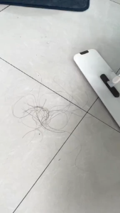 Cây lau nhà xịt nước Lock&Lock ETM472 Vừa lau vừa phun nước tiện lợi Đầu xoay 360 độ Chất liệu nhựa ABS cao cấp Bảo hành 12 tháng